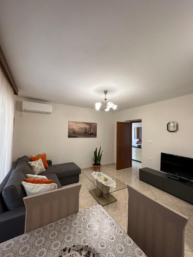 B&S Saranda Apartment Exterior photo